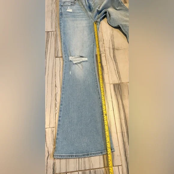 Like New Buckle Hidden Jeans Happi High Rise Flare Jean - Picture 4 of 14